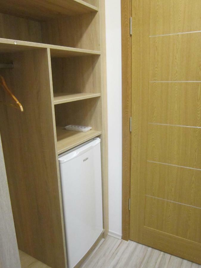 Feher Hajo Panzio Es Vendeglo Gyor Bagian luar foto
